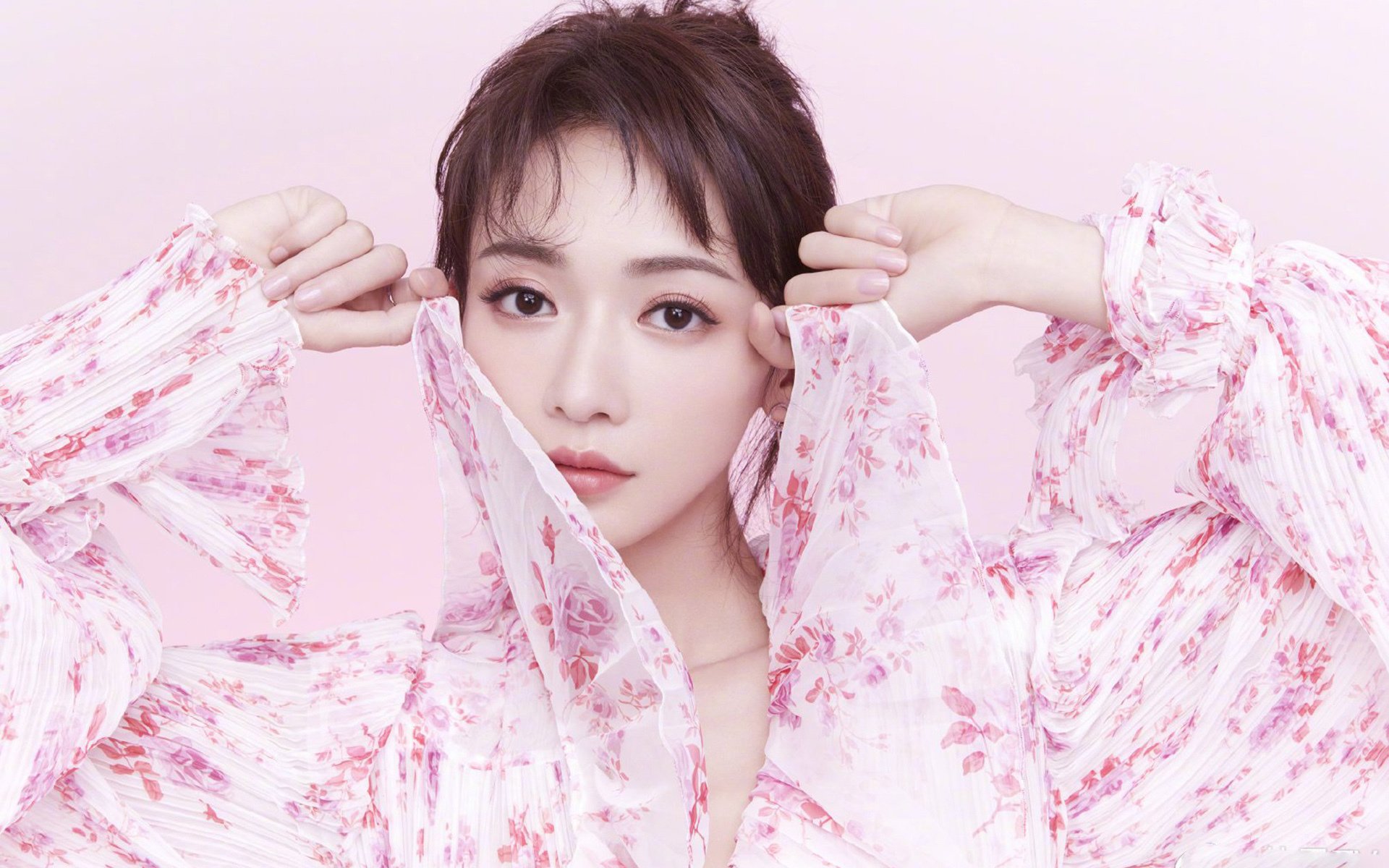 “雪域霸主:白色赛场的冠军归来”,雪域白图片