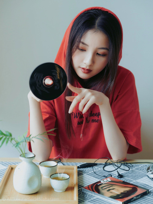 下载开云-传统摔跤节：古老技艺的现代传承，摔跤 表演