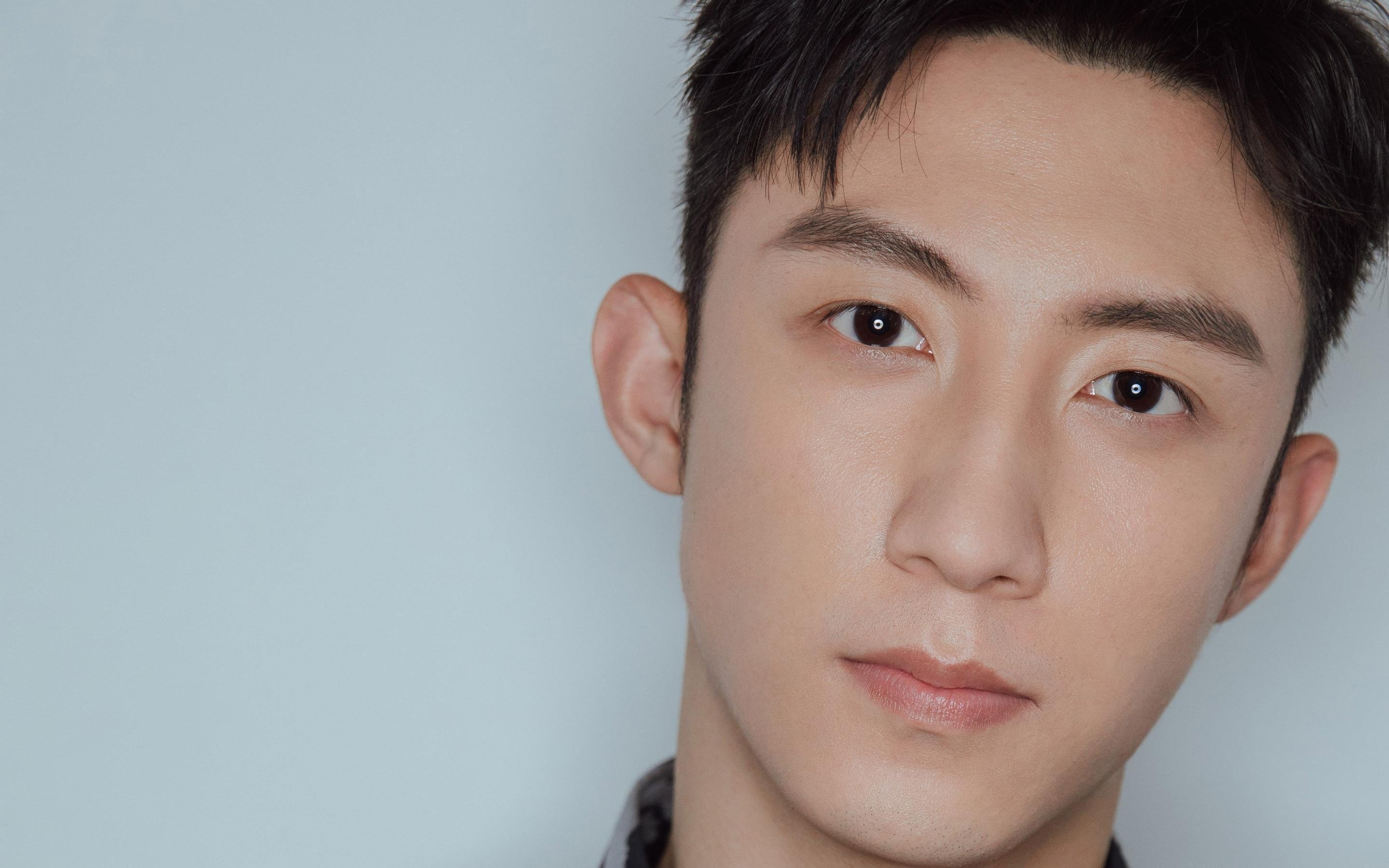 西班牙骑手何塞·玛丽亚·拉罗卡在巴黎奥运会上夺得个人障碍赛银牌,创造历史。